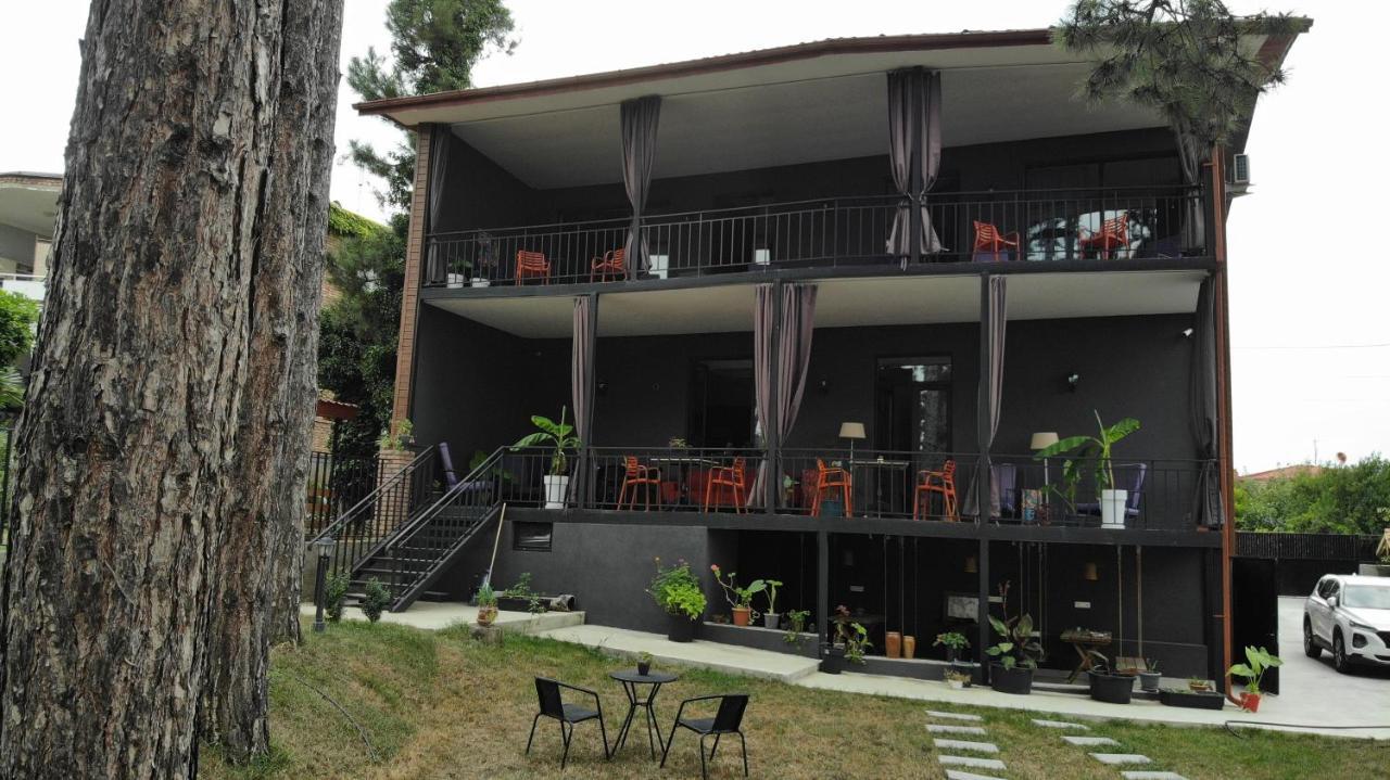 Hotel Უცხო-Utskho Tel Avi Exterior foto